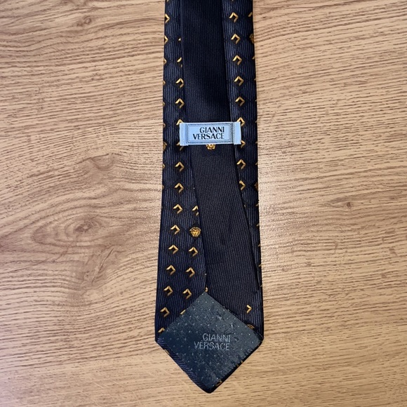 Versace tie - Picture 4 of 4